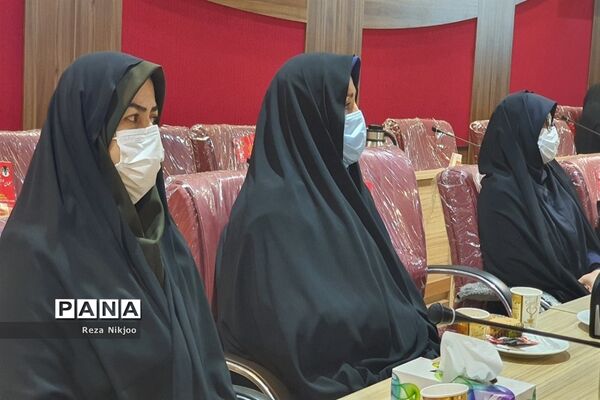 نشست هم اندیشی مدیران متوسطه بهارستان یک در اردوگاه شهید منتظری شهریار