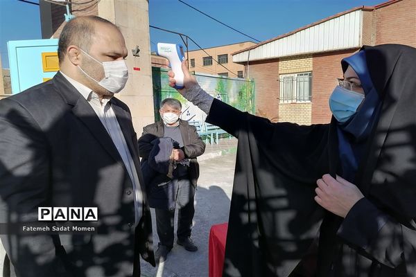 آیین نواختن زنگ انقلاب در ناحیه 2 شهر ری