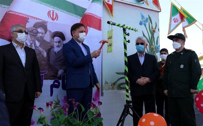 زنگ انقلاب توسط استاندار گیلان در مدرسه پسرانه شهید بیگلو نواخته شد