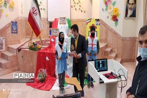 ویژه برنامه زنگ انقلاب در کانون عاطفه کاشمر