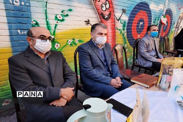 نواخته شدن زنگ انقلاب در منطقه 13 شهر تهران