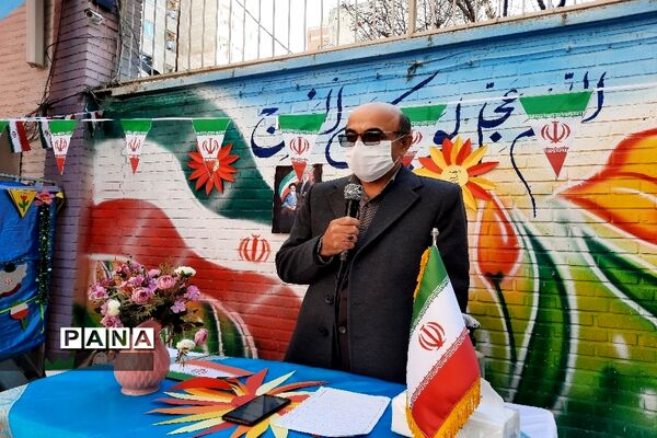 نواخته شدن زنگ انقلاب در منطقه 13 شهر تهران