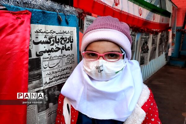 نواخته شدن زنگ انقلاب در منطقه 13 شهر تهران