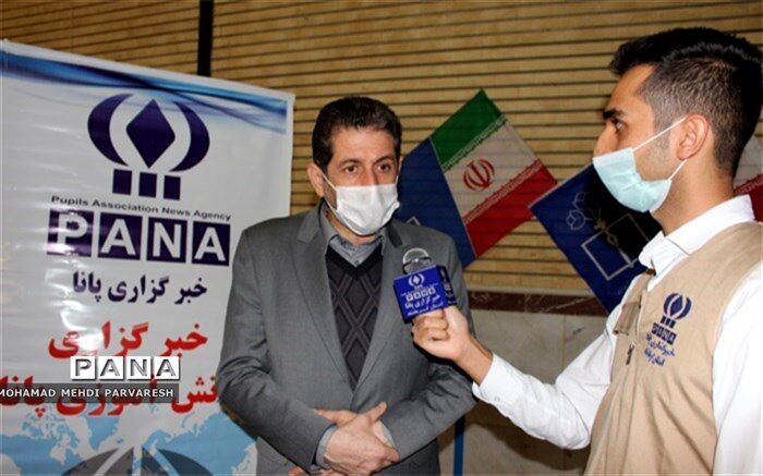 وظیفه آموزش و پرورش آشناسازی دانش آموزان با آرمان های انقلاب اسلامی است
