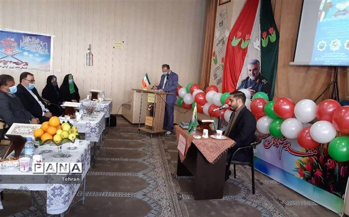 تمایز انقلاب اسلامی ایران با سایر انقلاب های قبل،داشتن رهبری دینی و یکپارچه امام خمینی(ره) بود