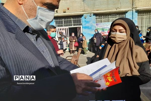 نواخته شدن چهل و دومین زنگ انقلاب در منطقه ۱۶ شهر تهران