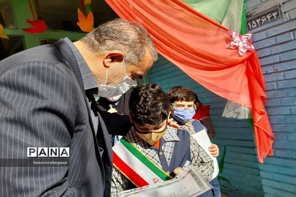 نواخته شدن چهل و دومین زنگ انقلاب در منطقه ۱۶ شهر تهران