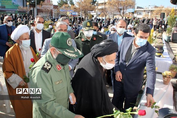 مراسم نمادین سالروز ورود امام خمینی (ره) به ایران اسلامی دراستان خراسان جنوبی