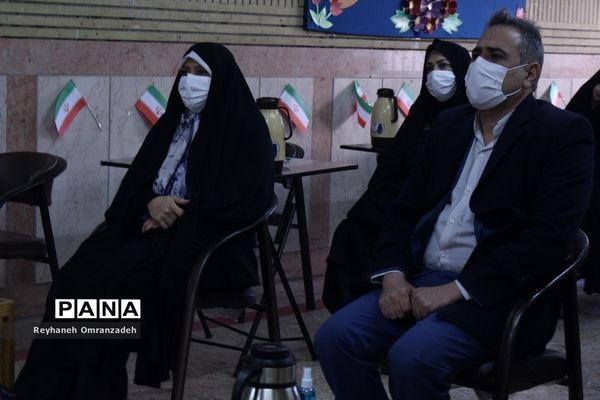 برگزاری آیین گلبانگ انقلاب منطقه 10