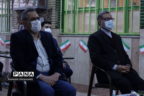 برگزاری آیین گلبانگ انقلاب منطقه 10