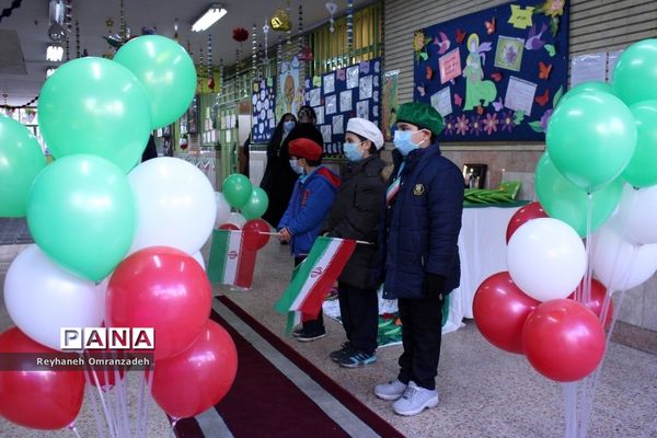 برگزاری آیین گلبانگ انقلاب منطقه 10