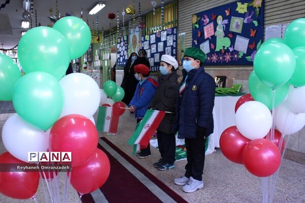 برگزاری آیین گلبانگ انقلاب منطقه 10