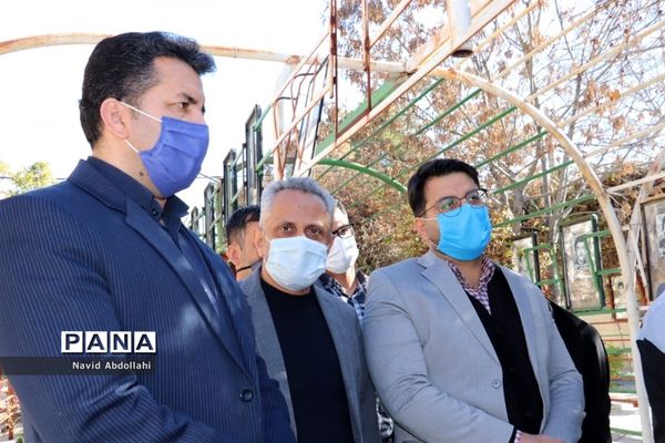 غبار روبی و گل افشانی قبور مطهر شهدای ورزشکار به مناسبت آغاز دهه فجر توسط جامعه ورزش  شهرستان شیراز