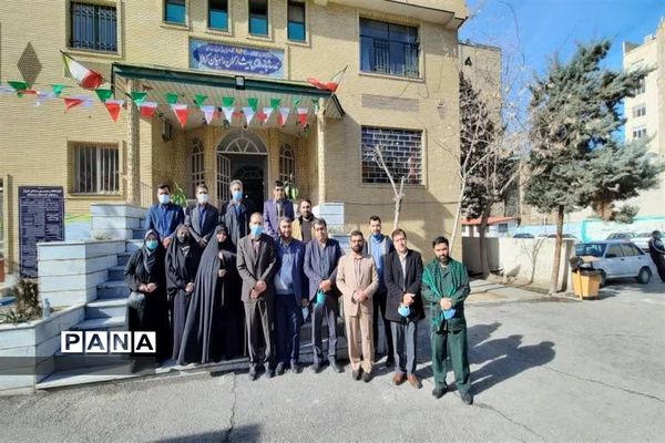 آیین نواختن زنگ انقلاب در مدارس البرز