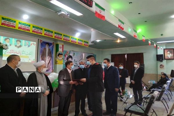 آیین نواختن زنگ انقلاب در مدارس البرز