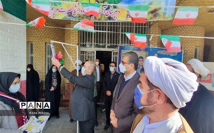 زنگ انقلاب در شهرستان بهارستان طنین انداز شد