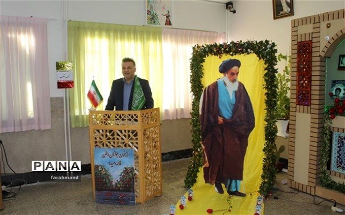 حنیف نیا: مهمترین وظیفه ذاتی ما تبیین چرایی، عظمت و دستاوردهای انقلاب اسلامی برای دانش آموزان  است