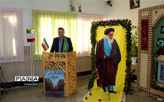 حنیف نیا: مهمترین وظیفه ذاتی ما تبیین چرایی، عظمت و دستاوردهای انقلاب اسلامی برای دانش آموزان  است