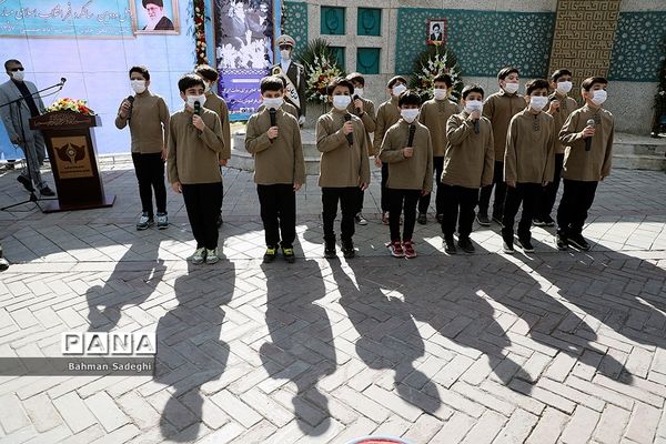 گرامیداشت یوم الله ۱۲ بهمن در حرم مطهر امام خمینی(ره)