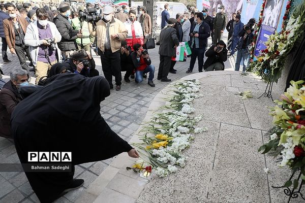 گرامیداشت یوم الله ۱۲ بهمن در حرم مطهر امام خمینی(ره)