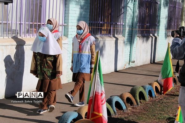 آیین نواختن زنگ انقلاب در مدرسه شهید طنانی خیرآباد