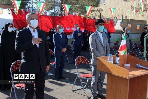 آیین نواختن زنگ انقلاب در مدرسه شهید طنانی خیرآباد