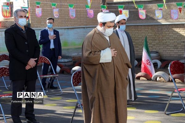 آیین نواختن زنگ انقلاب در مدرسه شهید طنانی خیرآباد