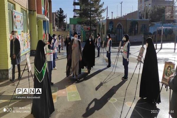 آیین نواختن زنگ انقلاب درآموزشگاه معرفت شهرستان بیرجند