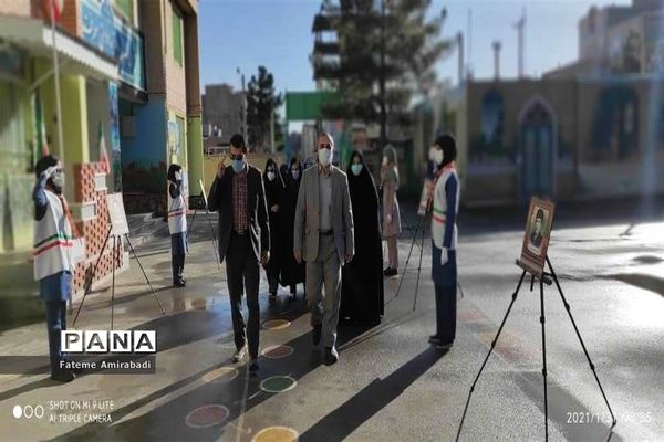 آیین نواختن زنگ انقلاب درآموزشگاه معرفت شهرستان بیرجند