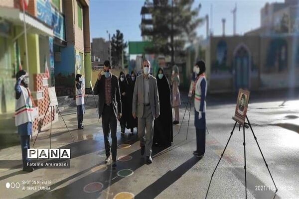 آیین نواختن زنگ انقلاب درآموزشگاه معرفت شهرستان بیرجند