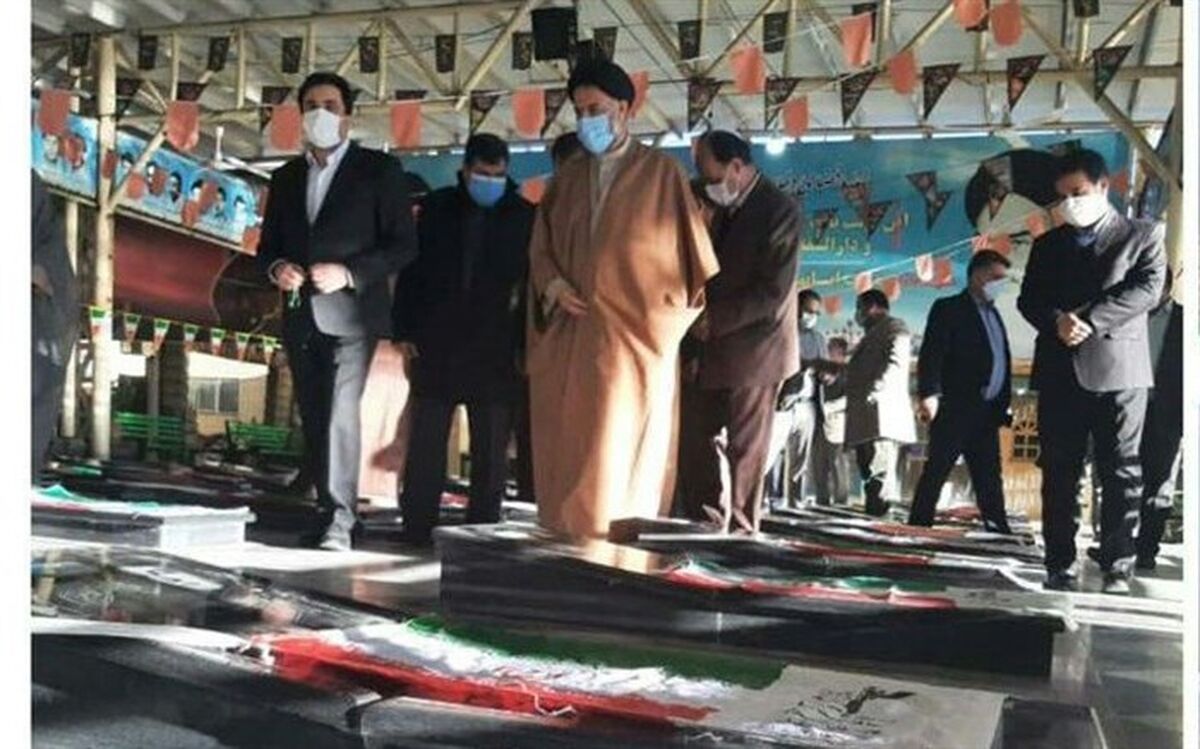 آغاز دهه فجر با دیدار شهدا در ملارد
