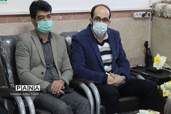 تقدیر از دانش آموزان برگزیده مسابقات مدرسه نخبگان سمنان