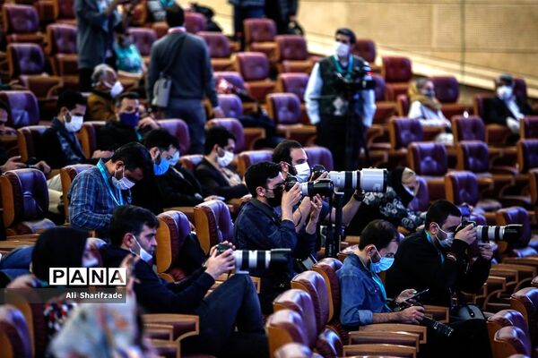 اکران فیلم  "رمانتیسم عماد و طوبا" در سی و نهمین جشنواره بین المللی فیلم فجر