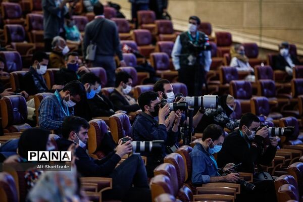 اکران فیلم  "رمانتیسم عماد و طوبا" در سی و نهمین جشنواره بین المللی فیلم فجر