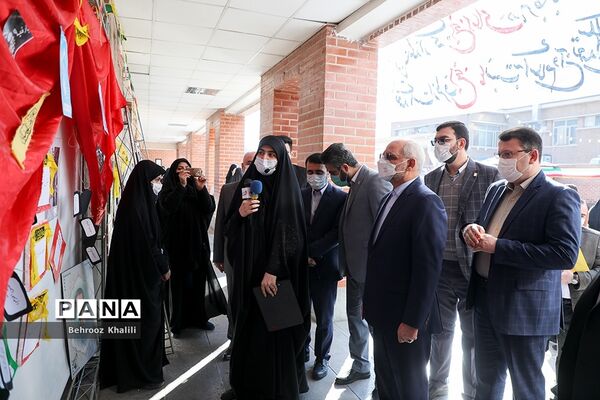 افتتاحیه نهمین دوره نمایشگاه‌های دانش‌آموزی مدرسه انقلاب