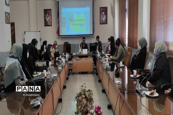 تقدیر از افتخار آفرینان سازمان دانش آموزی شهرستان نجف آباد