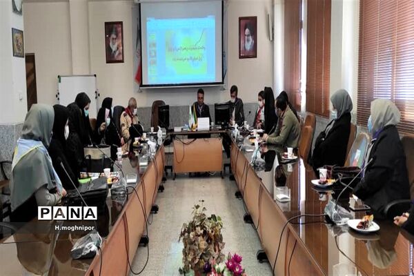 تقدیر از افتخار آفرینان سازمان دانش آموزی شهرستان نجف آباد