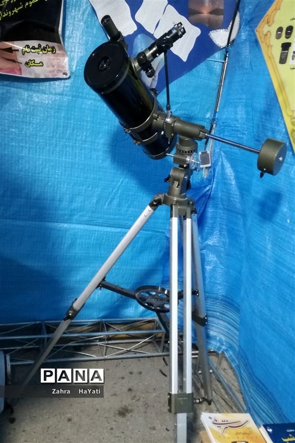 افتتاحیه نمایشگاه فجر در شهرستان امیدیه