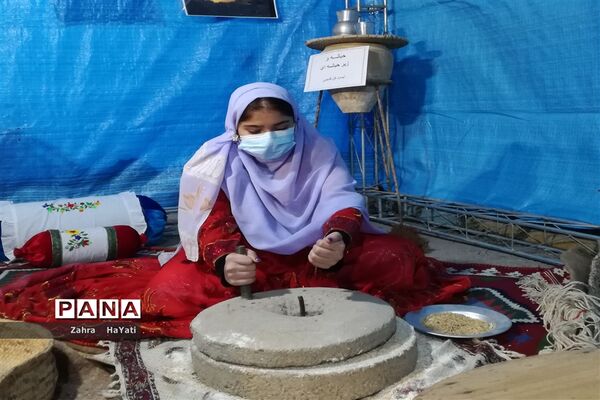 افتتاحیه نمایشگاه فجر در شهرستان امیدیه