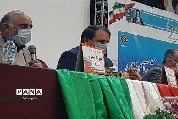 نشست پرسش و پاسخ شورای دانش آموزی از مسئولان ملارد