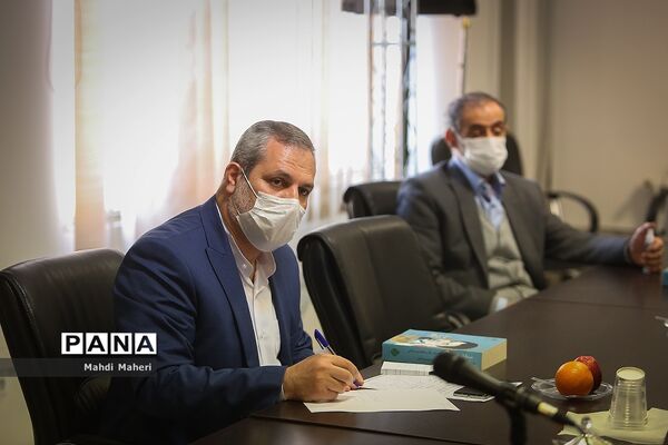 نشست فصلی پایگاه بسیج شهید کاظمی به مناسبت دهه فجر و روز میلاد با سعادت حضرت فاطمه(س)