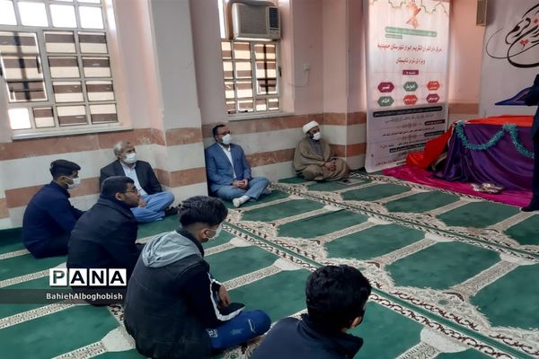 تجلیل ازنخبگان قرآنی دردارالقرآن ابرار شهرستان حمیدیه