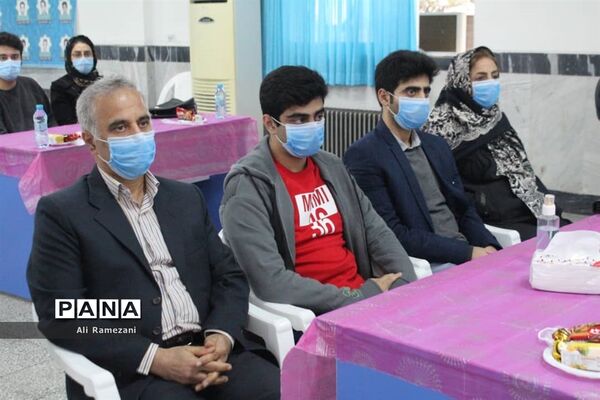 تجلیل از رتبه‌های برتر کنکور سراسری در قائم‌شهر