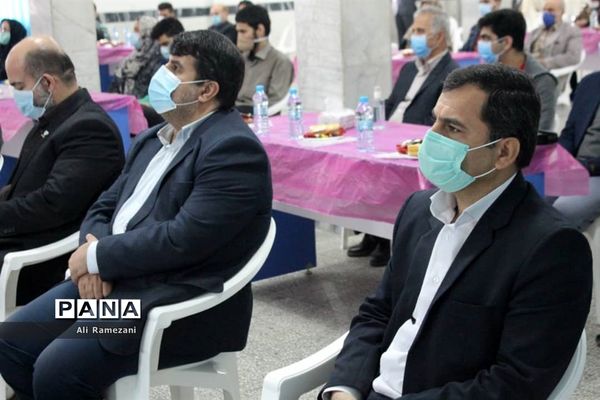 تجلیل از رتبه‌های برتر کنکور سراسری در قائم‌شهر