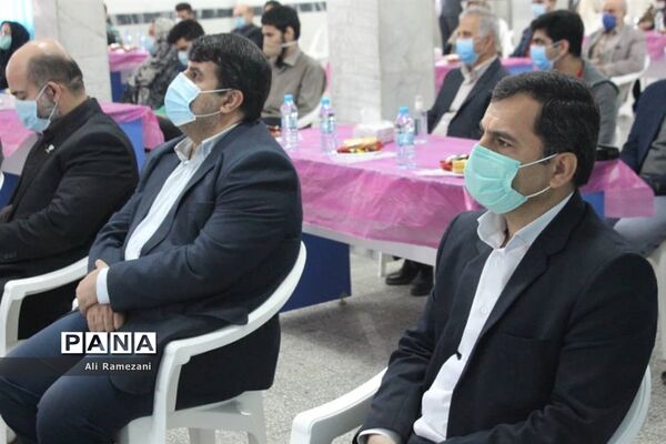 تجلیل از رتبه‌های برتر کنکور سراسری در قائم‌شهر