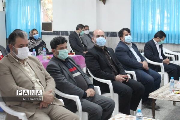 تجلیل از رتبه‌های برتر کنکور سراسری در قائم‌شهر