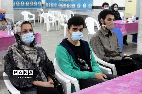 تجلیل از رتبه‌های برتر کنکور سراسری در قائم‌شهر
