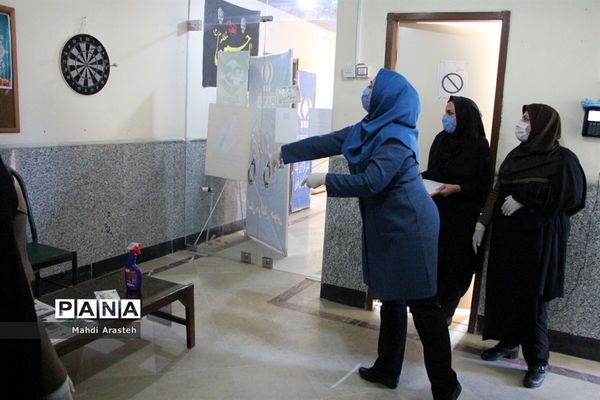 برگزاری مسابقه دارت به مناسبت میلاد باسعادت حضرت فاطمه زهرا(س)