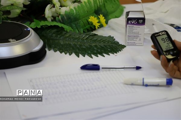 غربالگری سلامت کارکنان اداره‌کل آموزش و پرورش استان به مناسبت دهه فجر