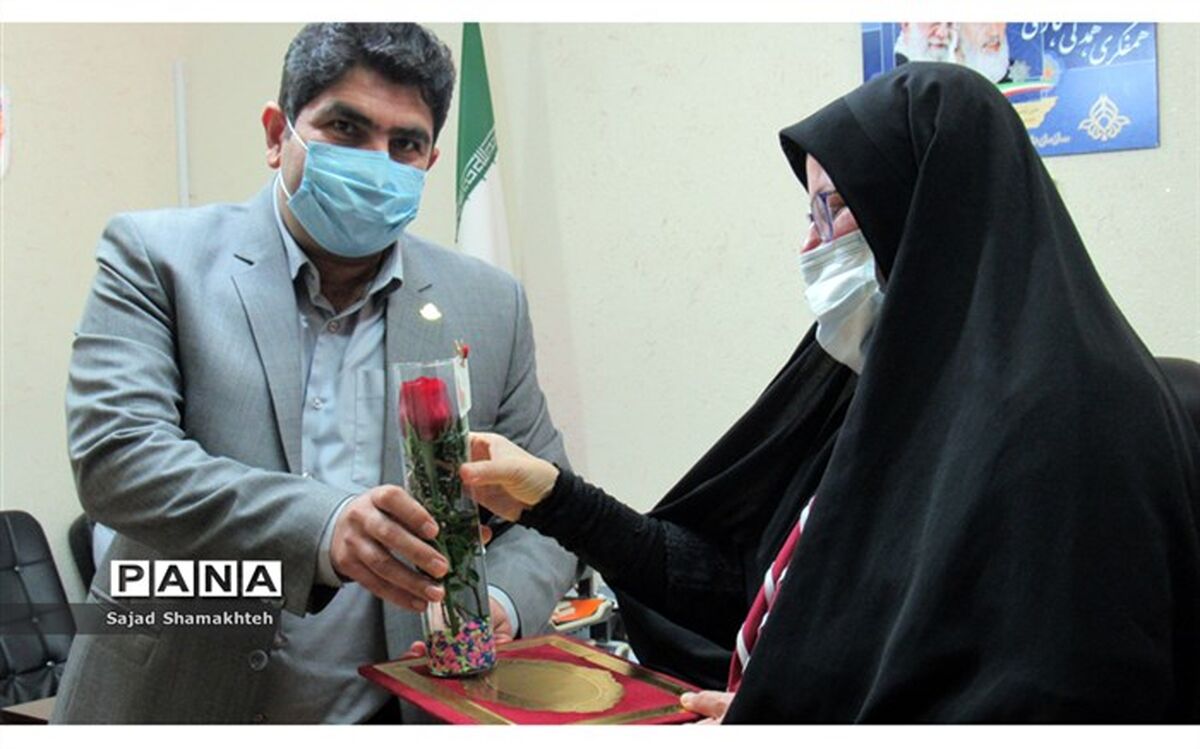 تجلیل از بانوان ستادی سازمان دانش آموزی استان خوزستان